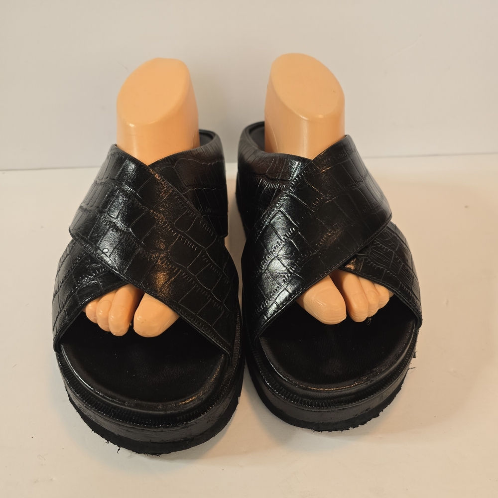 Free People Women Black Croc-Embossed Platform Sandals Size 38